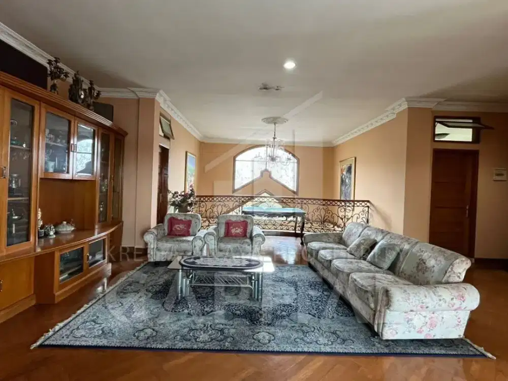 RUMAH 3.5 LANTAI DI KOMPLEK ELDORADO SETIABUDI