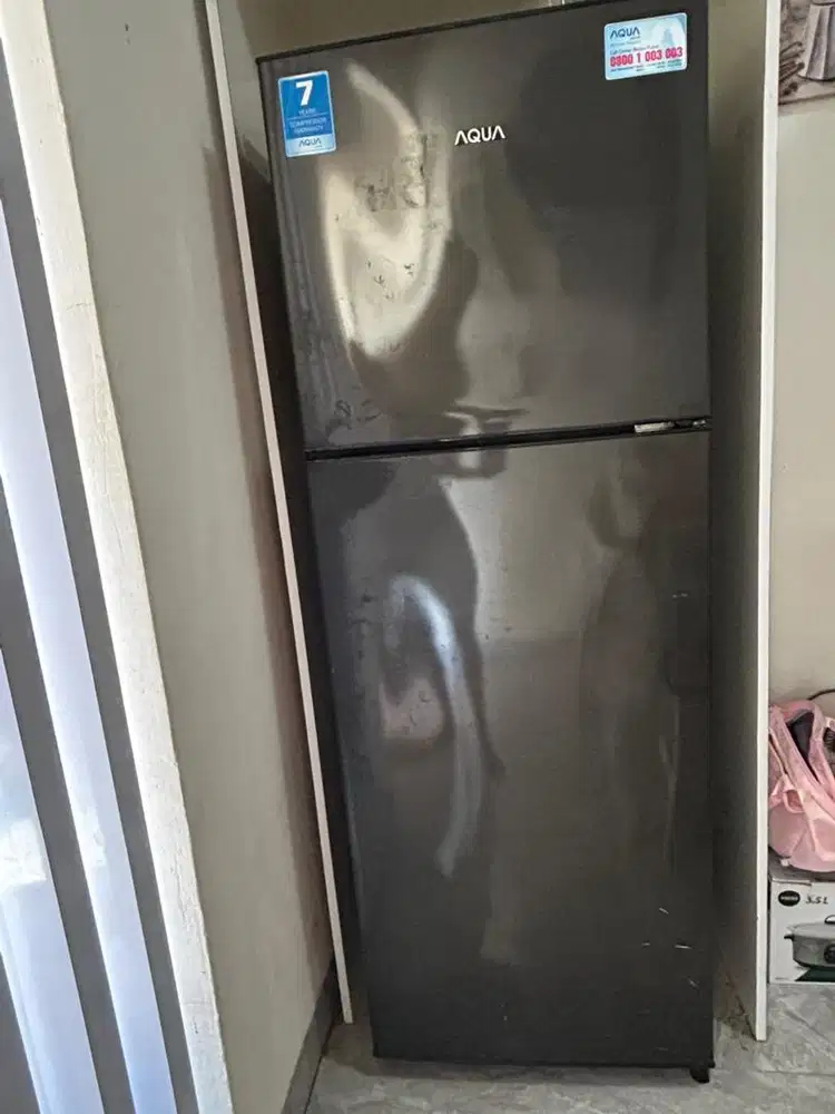 Kulkas 2 Pintu Merk Aqua