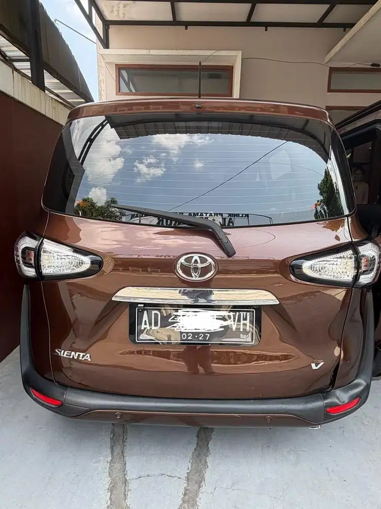 Toyota Sienta V Matic 2016