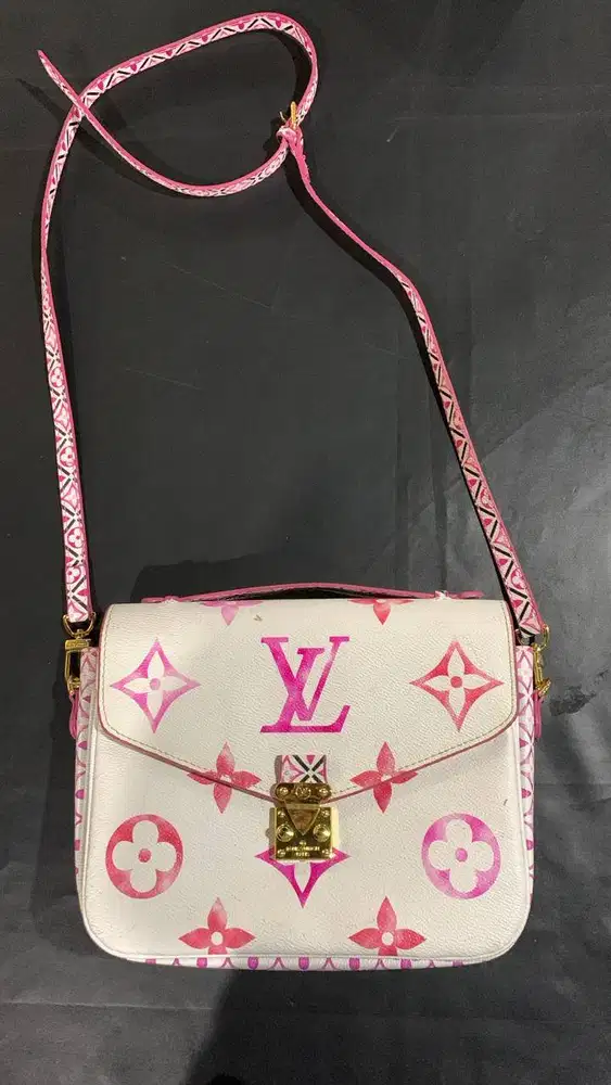 Sling Bag Wanita Louis Vuitton