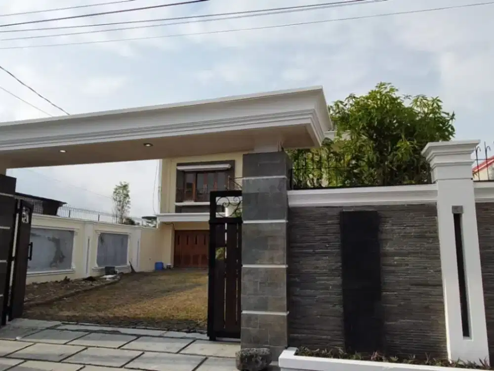 Disewakan rumah mewah di area Kerten