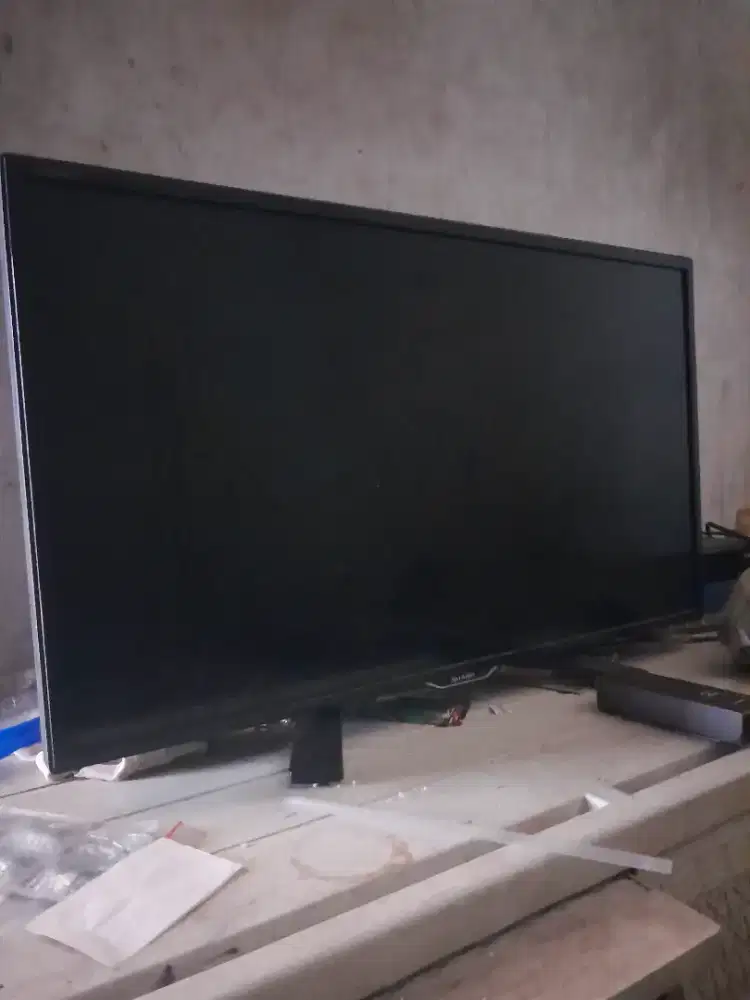 Tv led sharp 24 inch