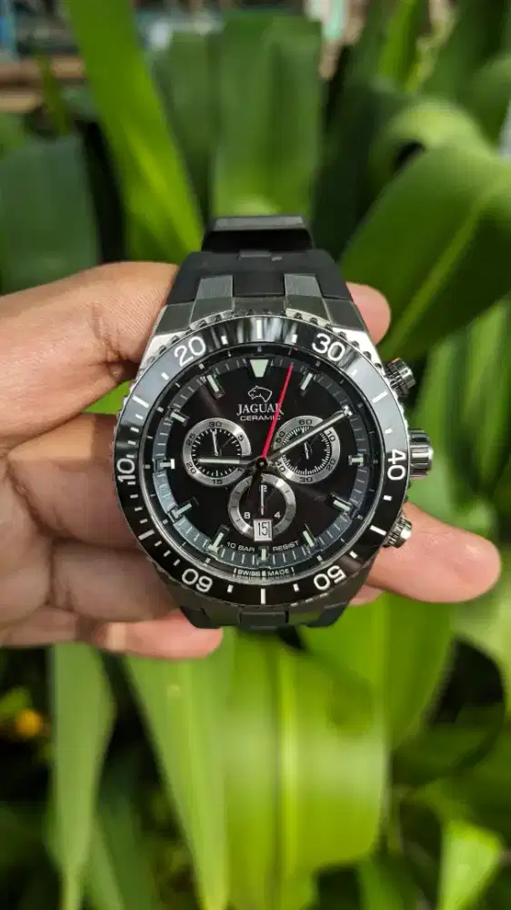 Jam tangan jaguar ceramic tipe J1021
Kondisi baru