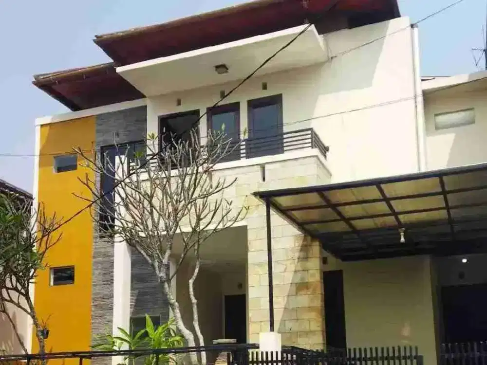 [TURUN HARGA] Rumah Mewah 2 Lantai di Cigadung – View Kota Bandung Cantik!
Nikmati udara sejuk dan pemandangan kota Bandung