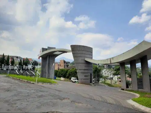RUMAH SEJUK LINGKUNGAN NYAMAN DI KOMPLEK BANDUNG CITY VIEW 2