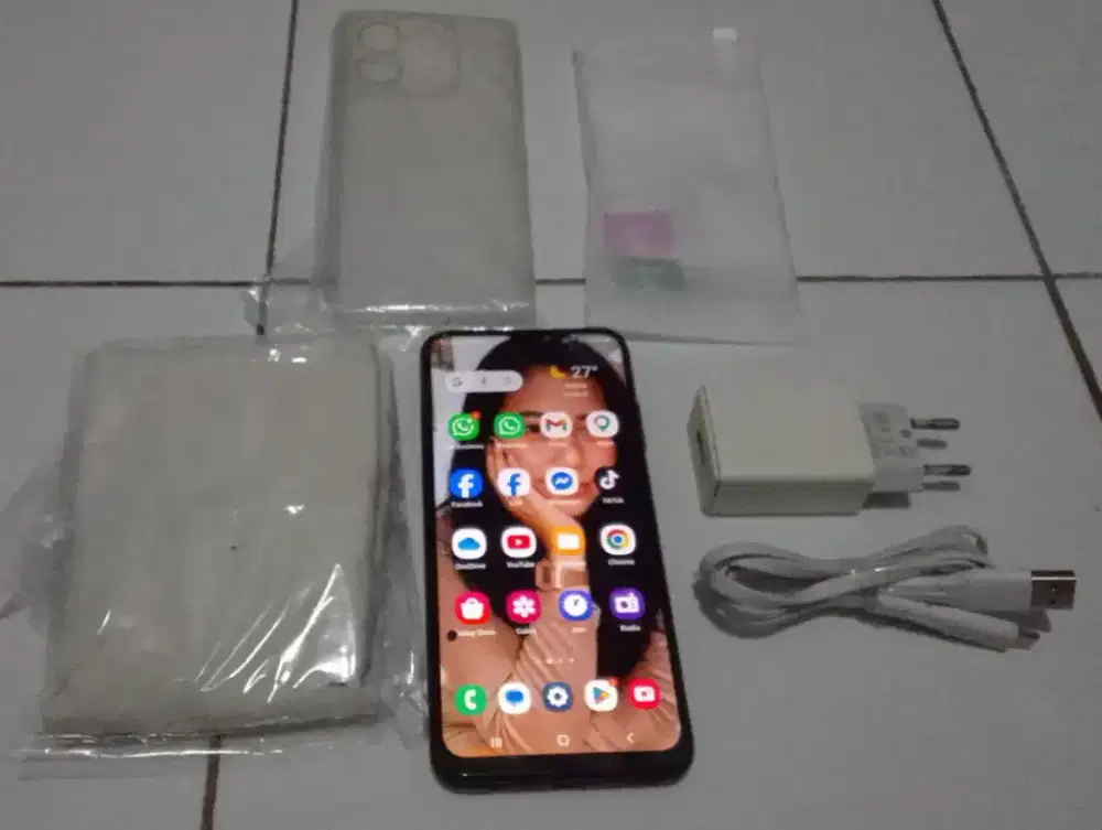 Samsung A03S ( 2023 )
Ram 8gb (4gb+4gb)
Rom 64gb
Black Edition