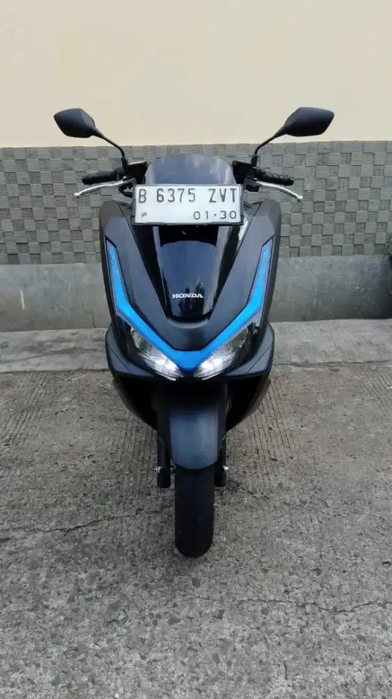 Nia:PCX 160 ROADSYNC DP 1.8JT PLAT B DEPOK PAJAK HIDUP