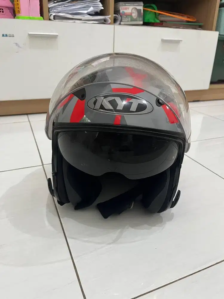 Helm KYT retro dan R10 set