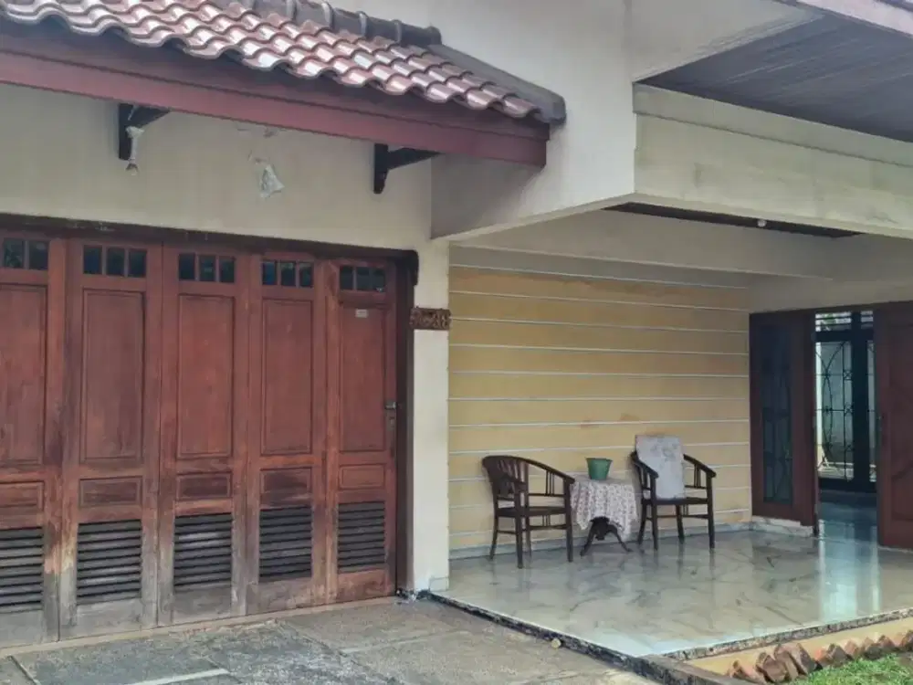 DIJUAL RUMAH 2 LT JL. KAYU PUTIH IV JAKARTA TIMUR