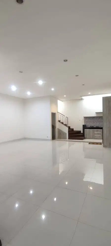 Dijual Rumah Siap Huni Terawat di Taman Kopo Indah Bandung