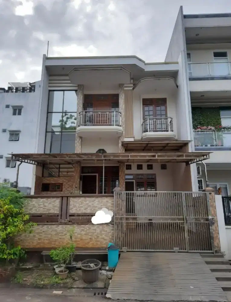 Jual Rumah Cluster Pelangi 2 Lt Gading Residence Kelapa Gading
Jakut