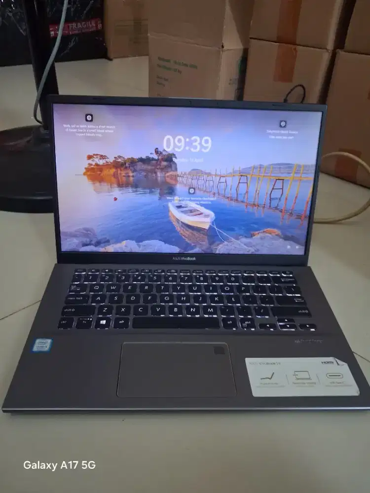 Asus  Vivobook x412FL Core i3 dobel VGA super slim