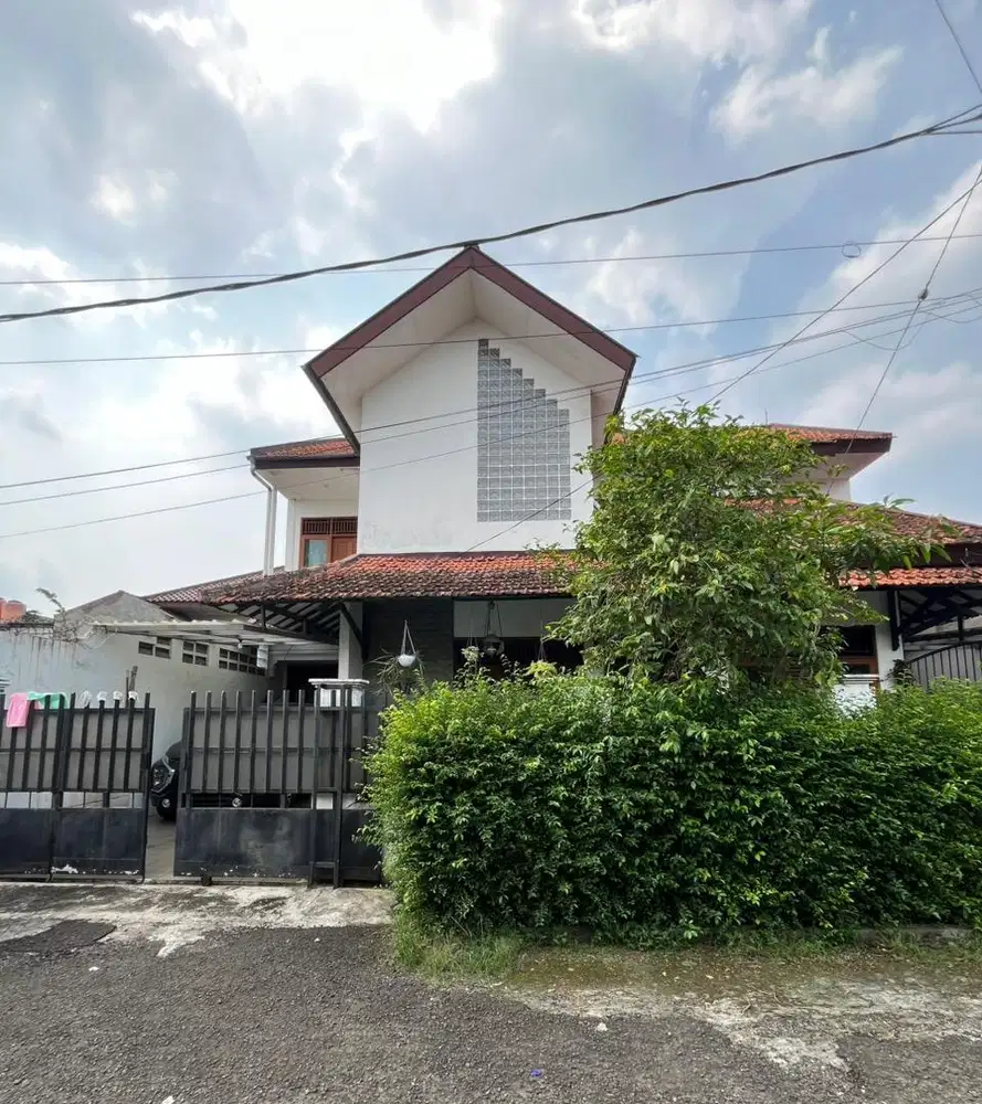 DIJUAL CEPAT RUMAH UKURAN BESAR LOKASI STRATEGIS REMPOA