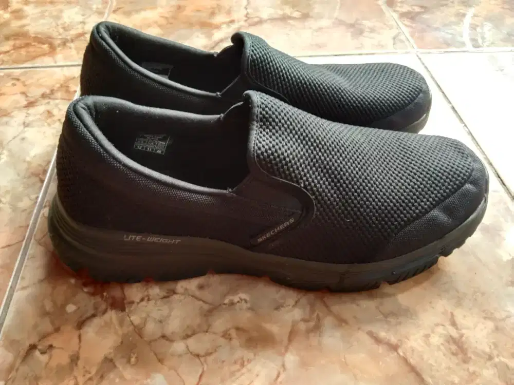 Tukar Guling sepatu skechers UK 44
