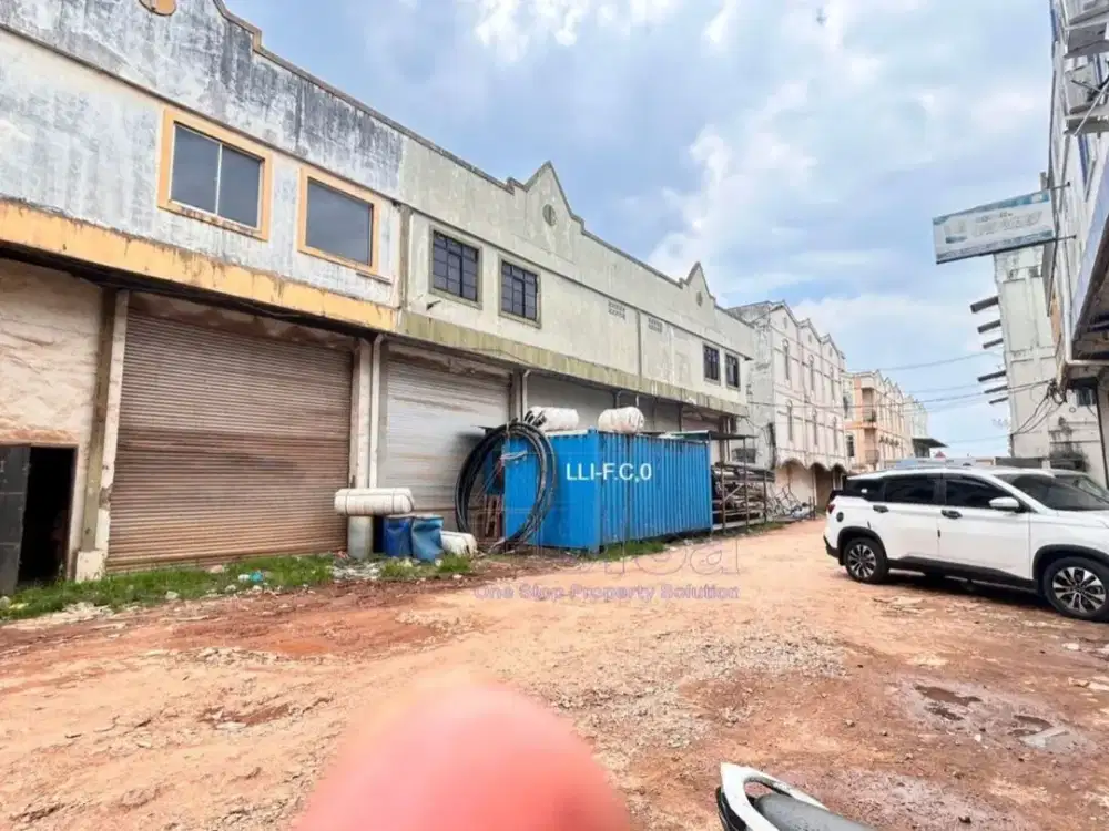 Gudang Luas di Komplek Tanjung Trisakti Batam 1,5 Lantai