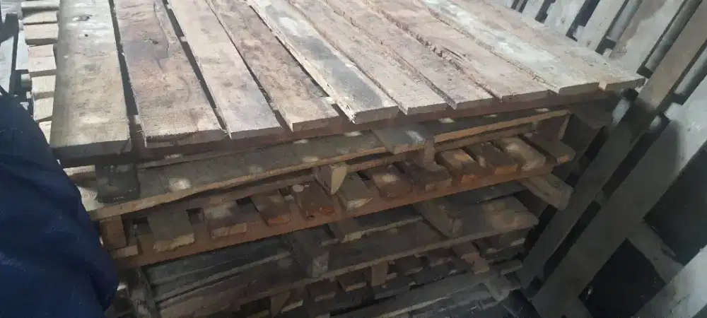 Jual palet kayu  uk 110 x 110