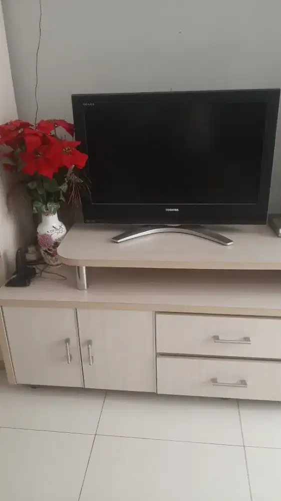 TV TOSHIBA - 32 Inch berfungsi normal
