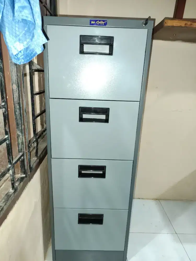 Filing kabinet merk awiko seken like new