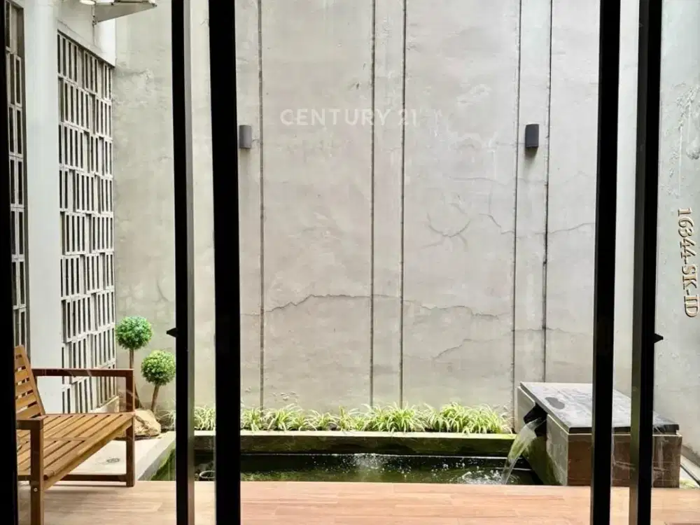 Rumah dijual siap huni semi furnished di Discovery Bintaro Jaya Sektor 7