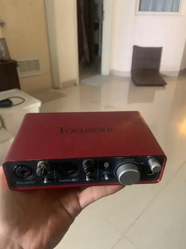 FOCUSRITE 2I2 BEKAS