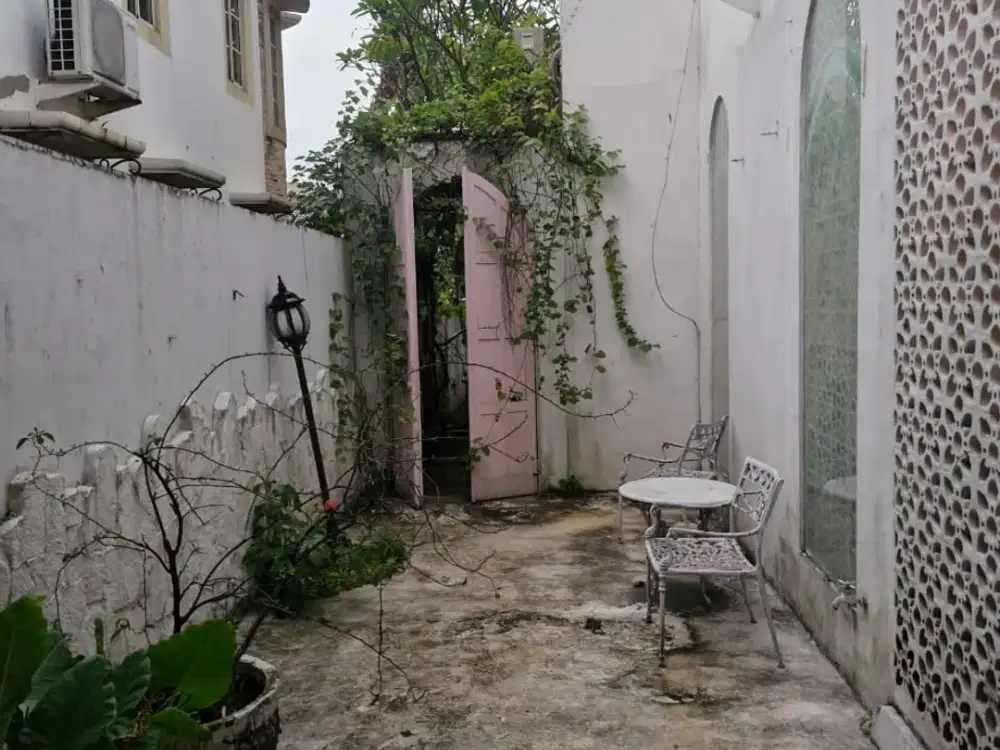 Dijual Cepat Rumah Karawaci Utara belakang Hyper Mart Jalan Kalimantan Hadap Boulevard