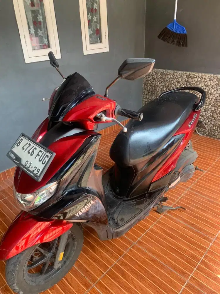 Motor Yamaha Freego merah