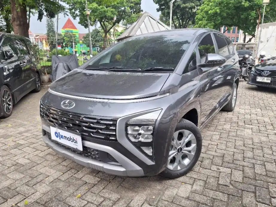 DP MURAH Hyundai Stargazer 1.5 Trend Essential-AT 2025 Abu-Abu CDYJB