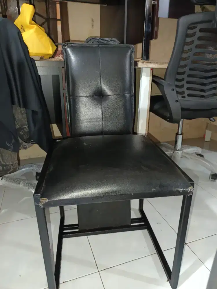 Kursi cafe seken kaki besi