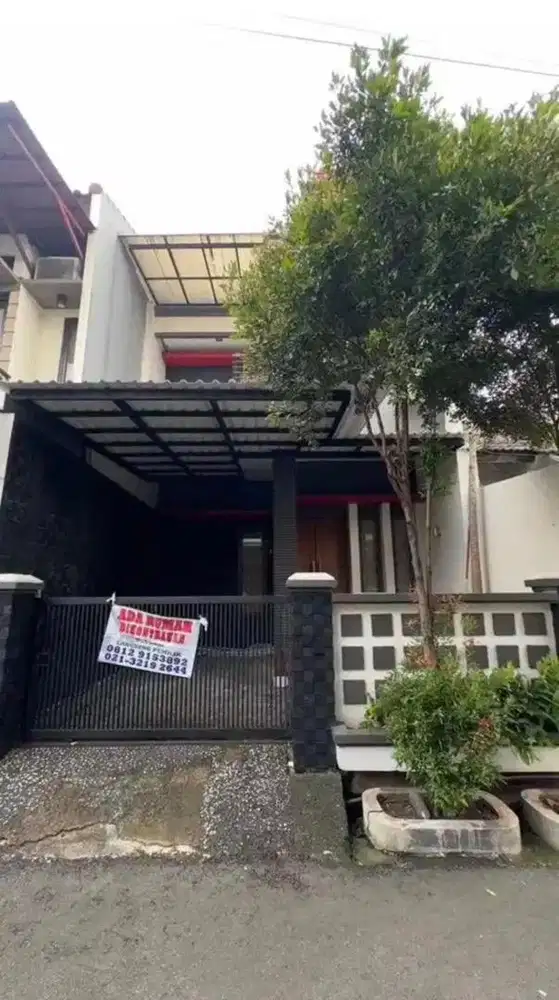 Dijual Rumah 2 Lantai Komplek Buaran