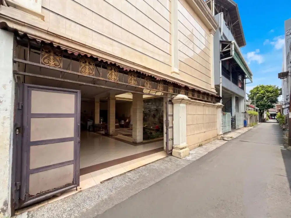 GAK SAMPE 3 M ! RUMAH LAMA SIAP HUNI DI TEBET, AKSES JALAN 1 MOBIL !!!