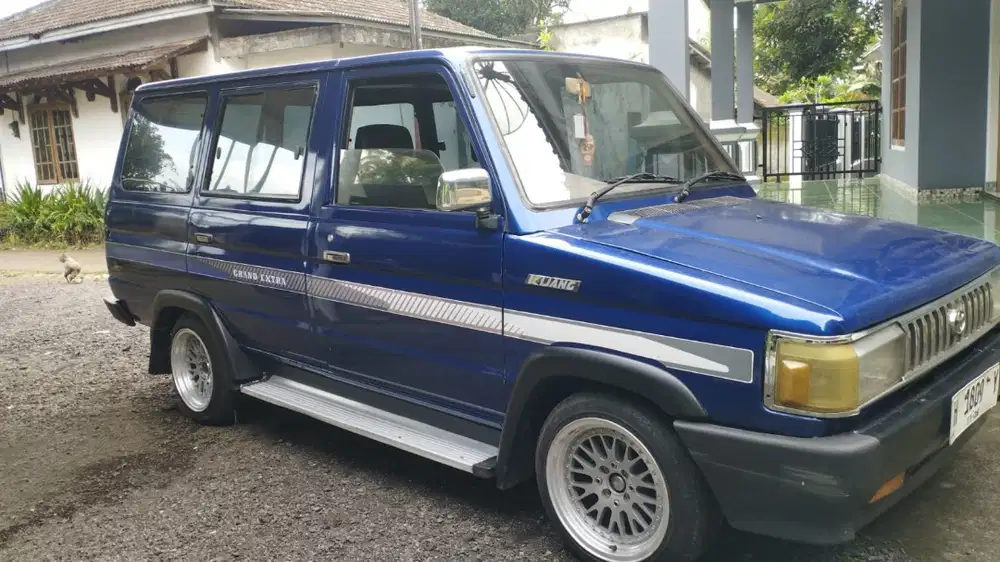 Toyota kijang tahun 1995