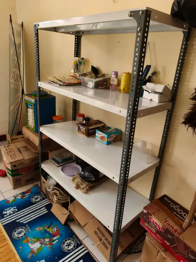 Rak warung atau baju londry