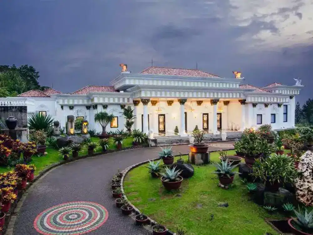 Dijual Mansion Premium di Daerah Sejuk-Furnished, A Private Mountain Estate with Unrivaled Panoramic Views