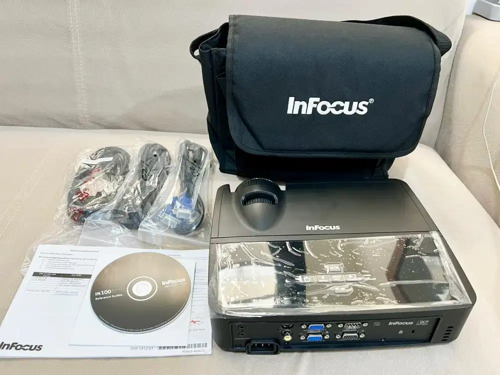 Projector In Focus seri IN100 ( Stok lama barang baru gres)