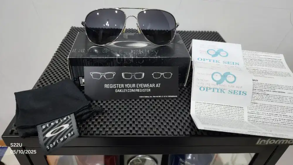 Sunglass Oakley ELMONT M polarized original kondisi 95% mulus