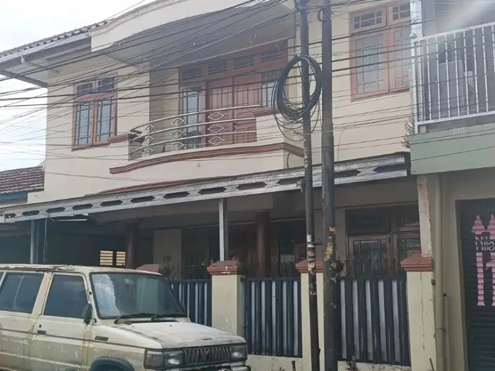 Disewakan Rumah di pinggir jalan raya. Cipinang Rawamangun