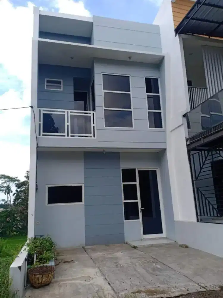 Rumah 2 lantai pinggir jalan Rembangan dekat Green Hill Hotel