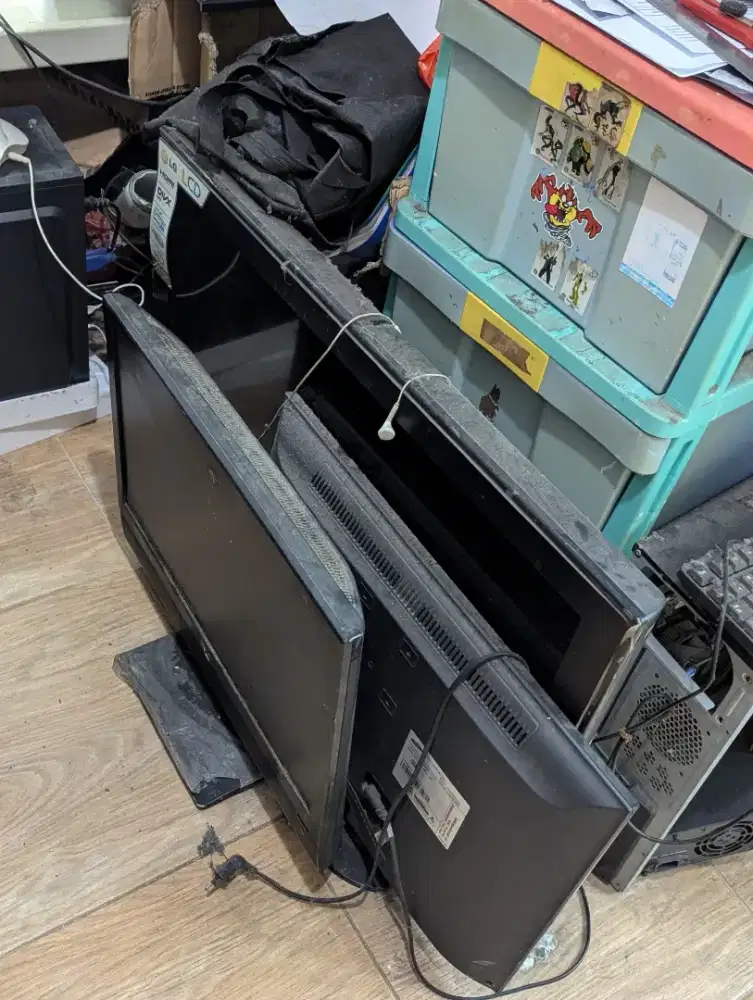 TV kondisi apa adanya ada 3