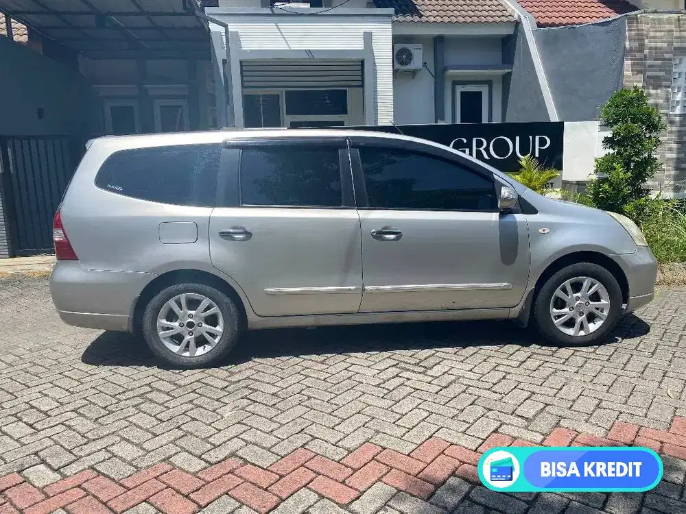 Dijual cepat Nissan Grand Livina XV AT 2012