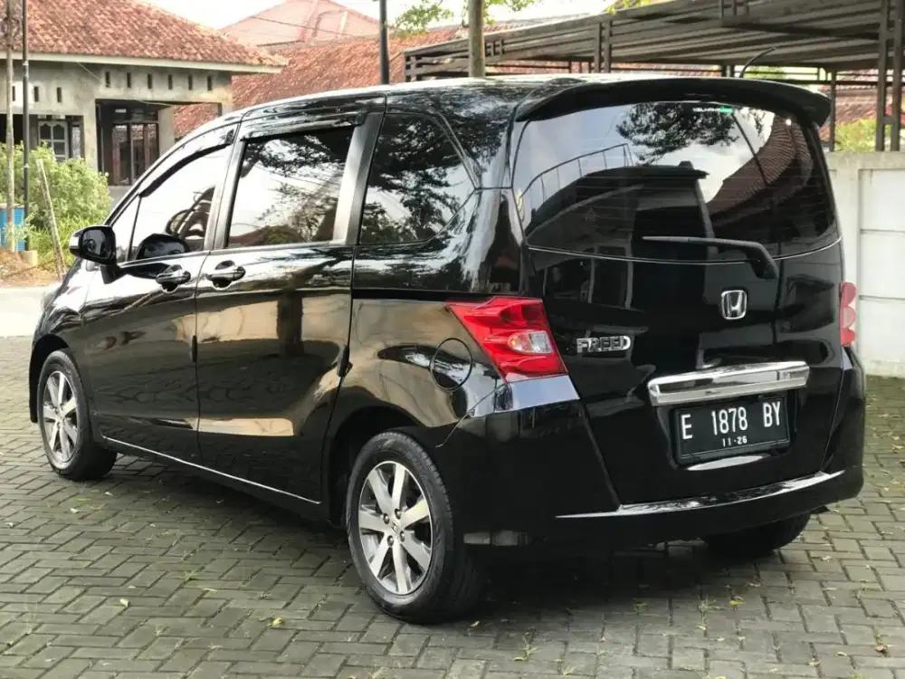 Bismillah dijual honda freed tipe psd tahun 2011