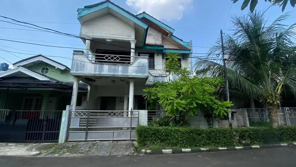 HOT SALE!!!RUMAH SIAP HUNI LOKASI STRATEGIS MURAH TINGGAL DI RENOVASI