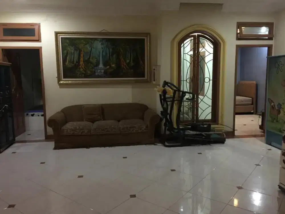 Dijual Rumah Classic Siap Huni Komplek Eramas 2000