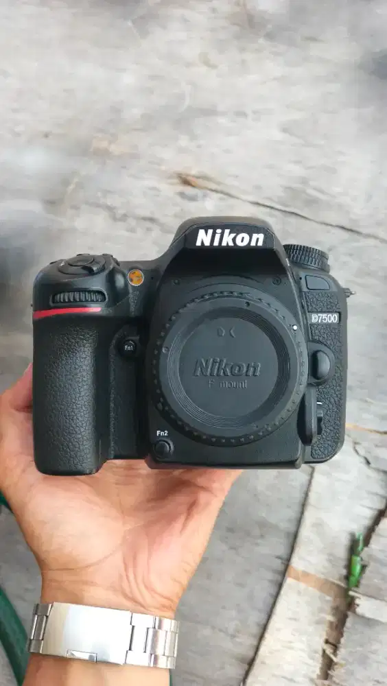 Nikon D7500 like new sc 2k