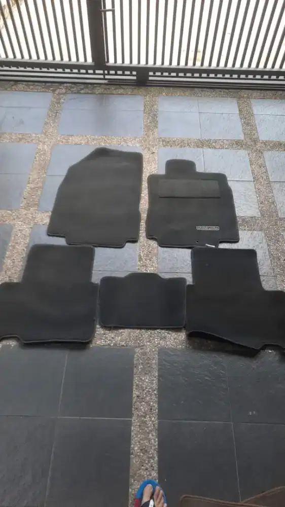 Karpet bludru Grand Livina ORI 90%