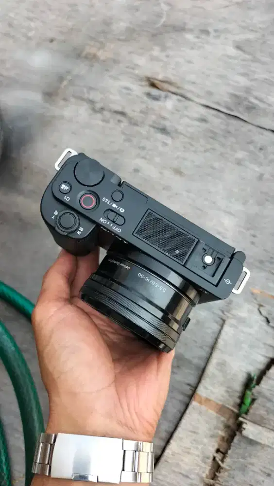 SONY ZV-E10 LENSA 16-55MM