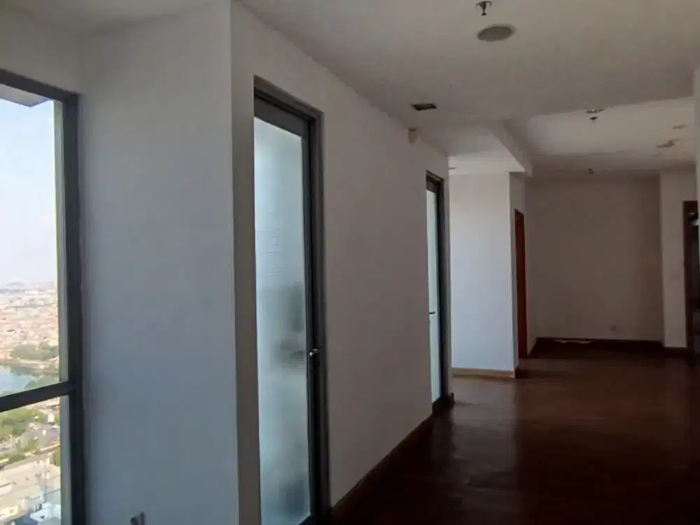 Ruang kantor gandeng 84m2 kosong di Mansion Bougenville, Kemayoran