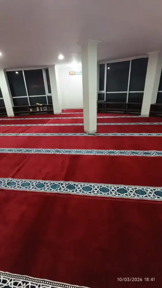 Karpet Masjid Semi Import merah polos