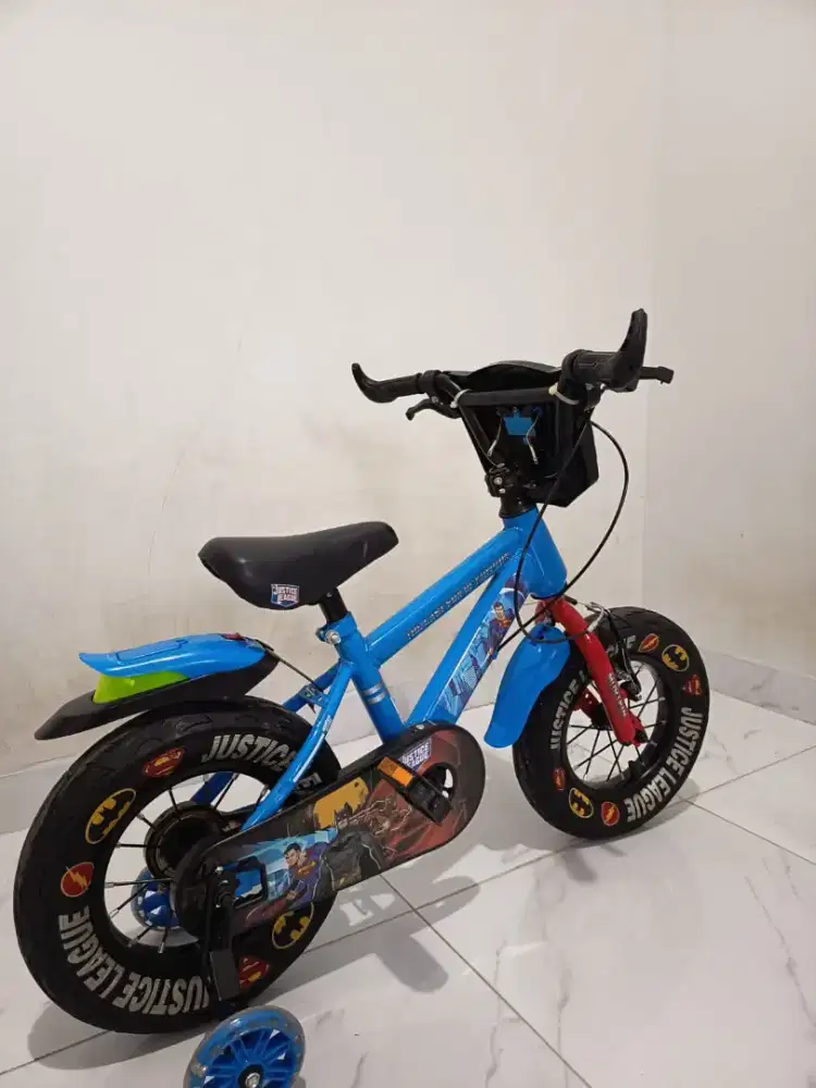Di jual sepeda anak uk 16