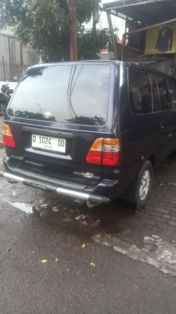 Toyota Kijang 2004 Bensin