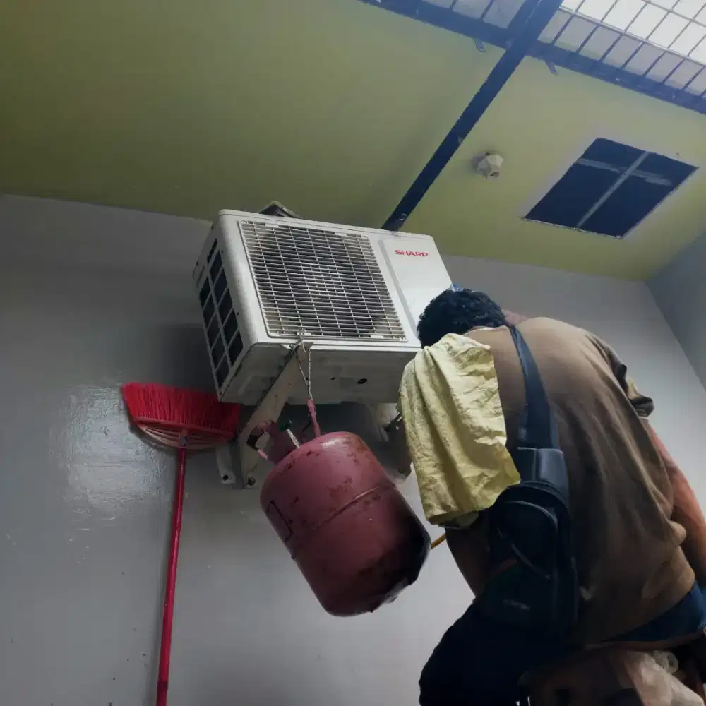 Layanan maintenance service AC